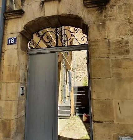 Apartament Maison De Ville, Historique A Pied
