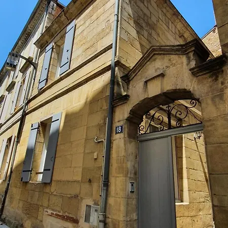 Apartment Maison De Ville, Historique A Pied *